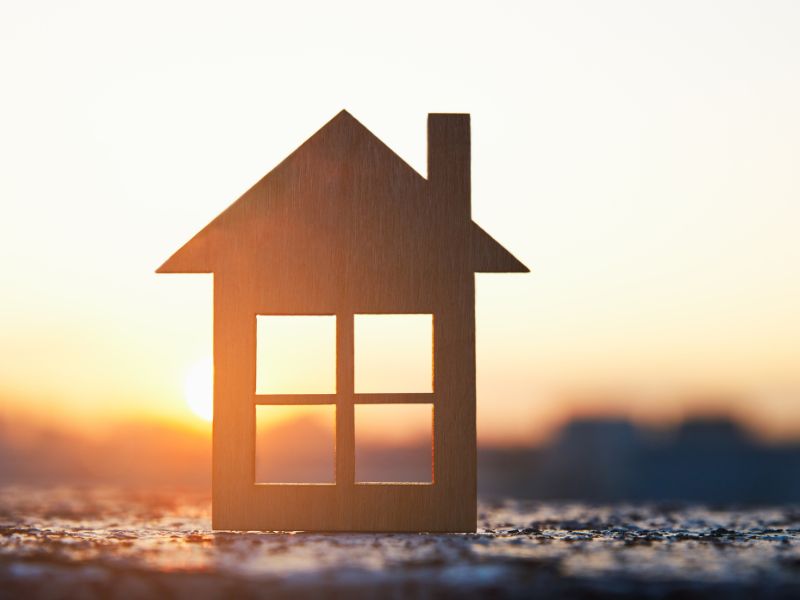 Jakie są główne zalety stosowania farb termoizolacyjnych w porównaniu do tradycyjnych metod ocieplania? 3 odbijanie promieni słonecznych