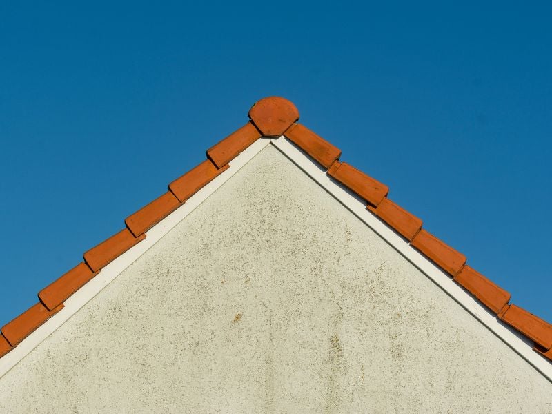 Na jakich powierzchniach można stosować farby termoizolacyjne? Jak długo utrzymują się właściwości izolacyjne po nałożeniu farby?