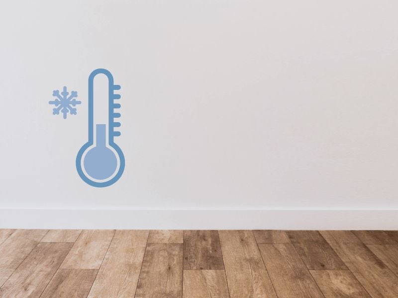 Zimna ściana mimo ogrzewania